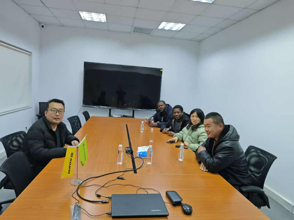 12月11日非洲客戶來我廠參觀考察